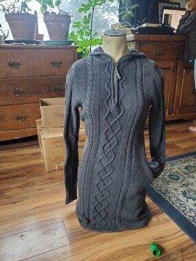 Athleta Gray Cabled Tunic Sweater